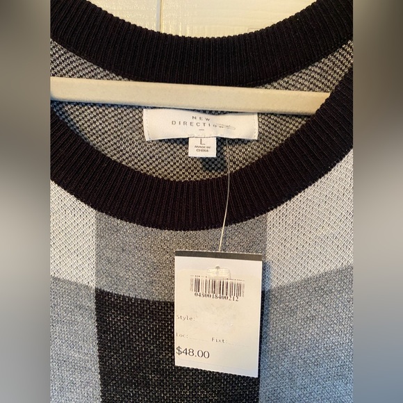 Sweater - Picture 2 of 2